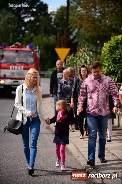 Zdjęcie w galerii na portalu naszraciborz.pl: Dożynki 2015 - krzanowicki korowód w obiektywie studia FotoPerla.eu wiadomości z regionu