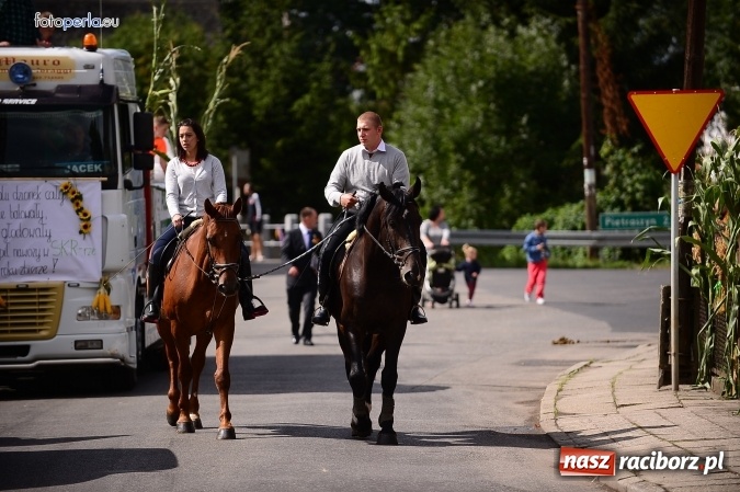 Zdjęcie w galerii na portalu naszraciborz.pl: Dożynki 2015 - krzanowicki korowód w obiektywie studia FotoPerla.eu wiadomości z regionu