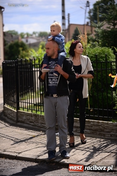 Zdjęcie w galerii na portalu naszraciborz.pl: Dożynki 2015 - krzanowicki korowód w obiektywie studia FotoPerla.eu wiadomości z regionu