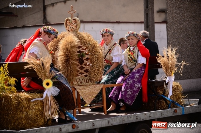 Zdjęcie w galerii na portalu naszraciborz.pl: Dożynki 2015 - krzanowicki korowód w obiektywie studia FotoPerla.eu wiadomości z regionu