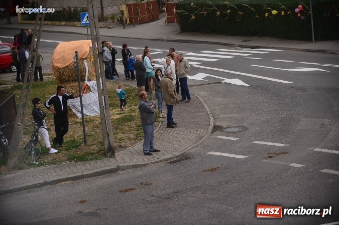 Zdjęcie w galerii na portalu naszraciborz.pl: Dożynki 2015 - krzanowicki korowód w obiektywie studia FotoPerla.eu wiadomości z regionu