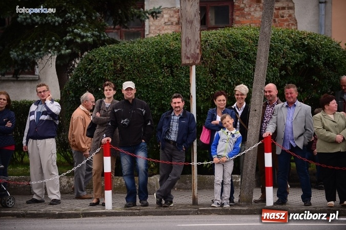 Zdjęcie w galerii na portalu naszraciborz.pl: Dożynki 2015 - krzanowicki korowód w obiektywie studia FotoPerla.eu wiadomości z regionu