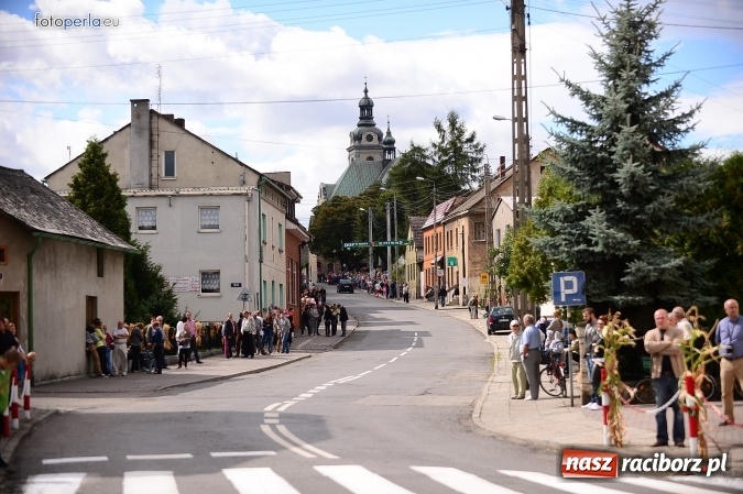 Zdjęcie w galerii na portalu naszraciborz.pl: Dożynki 2015 - krzanowicki korowód w obiektywie studia FotoPerla.eu wiadomości z regionu