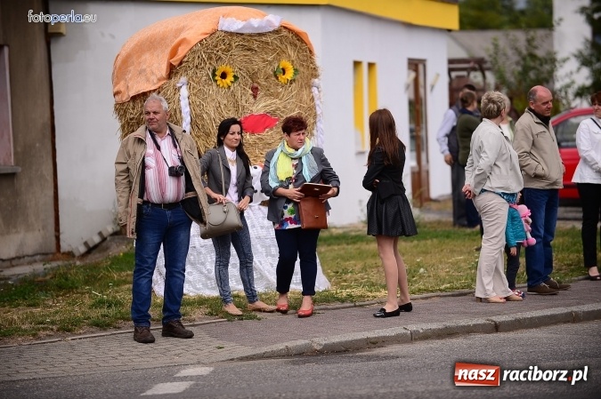 Zdjęcie w galerii na portalu naszraciborz.pl: Dożynki 2015 - krzanowicki korowód w obiektywie studia FotoPerla.eu wiadomości z regionu
