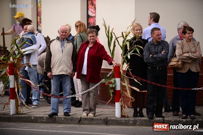 Zdjęcie w galerii na portalu naszraciborz.pl: Dożynki 2015 - krzanowicki korowód w obiektywie studia FotoPerla.eu wiadomości z regionu