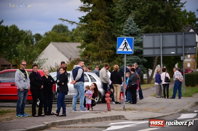 Zdjęcie w galerii na portalu naszraciborz.pl: Dożynki 2015 - krzanowicki korowód w obiektywie studia FotoPerla.eu wiadomości z regionu