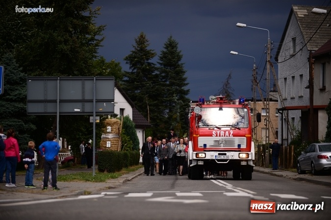 Zdjęcie w galerii na portalu naszraciborz.pl: Dożynki 2015 - krzanowicki korowód w obiektywie studia FotoPerla.eu wiadomości z regionu