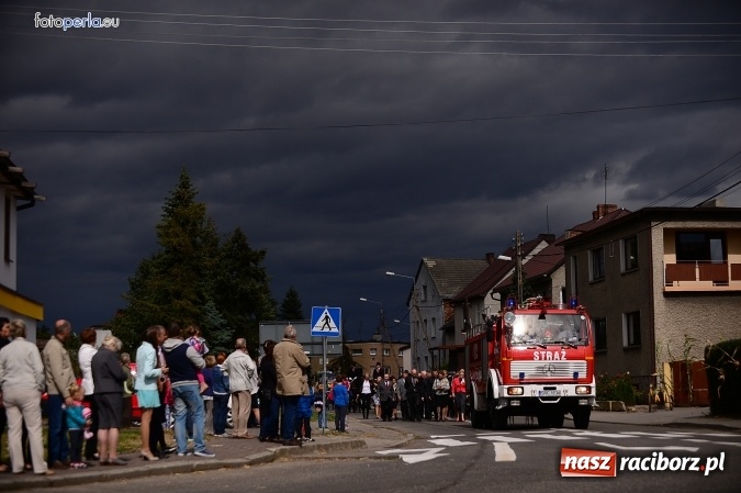 Zdjęcie w galerii na portalu naszraciborz.pl: Dożynki 2015 - krzanowicki korowód w obiektywie studia FotoPerla.eu wiadomości z regionu
