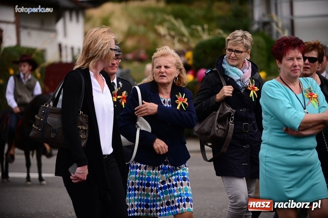 Zdjęcie w galerii na portalu naszraciborz.pl: Dożynki 2015 - krzanowicki korowód w obiektywie studia FotoPerla.eu wiadomości z regionu