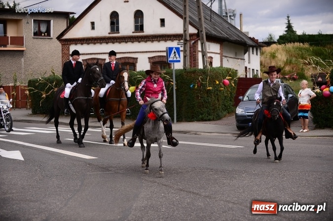 Zdjęcie w galerii na portalu naszraciborz.pl: Dożynki 2015 - krzanowicki korowód w obiektywie studia FotoPerla.eu wiadomości z regionu
