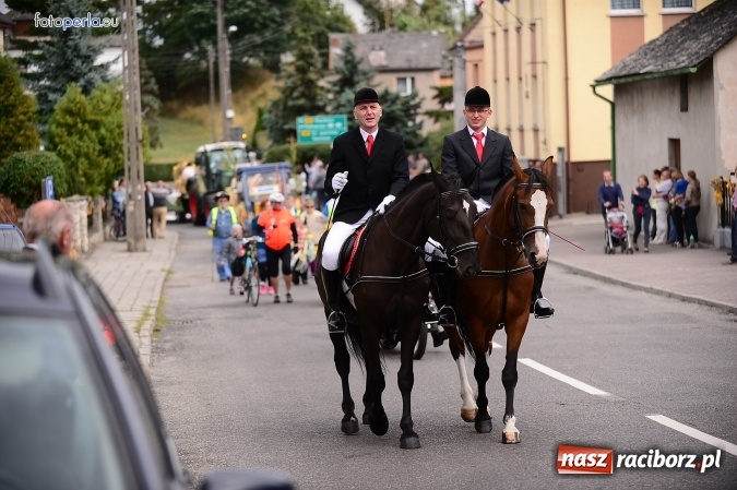 Zdjęcie w galerii na portalu naszraciborz.pl: Dożynki 2015 - krzanowicki korowód w obiektywie studia FotoPerla.eu wiadomości z regionu
