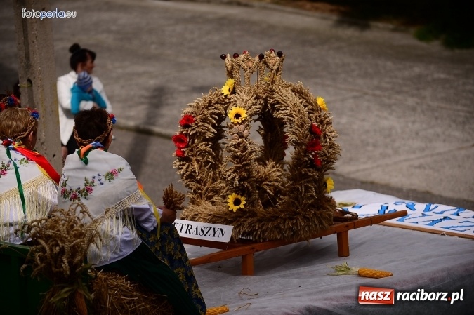 Zdjęcie w galerii na portalu naszraciborz.pl: Dożynki 2015 - krzanowicki korowód w obiektywie studia FotoPerla.eu wiadomości z regionu