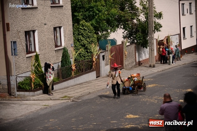 Zdjęcie w galerii na portalu naszraciborz.pl: Dożynki 2015 - krzanowicki korowód w obiektywie studia FotoPerla.eu wiadomości z regionu