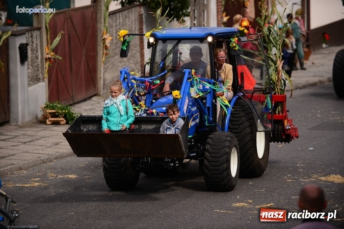 Zdjęcie w galerii na portalu naszraciborz.pl: Dożynki 2015 - krzanowicki korowód w obiektywie studia FotoPerla.eu wiadomości z regionu