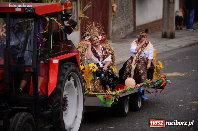 Zdjęcie w galerii na portalu naszraciborz.pl: Dożynki 2015 - krzanowicki korowód w obiektywie studia FotoPerla.eu wiadomości z regionu