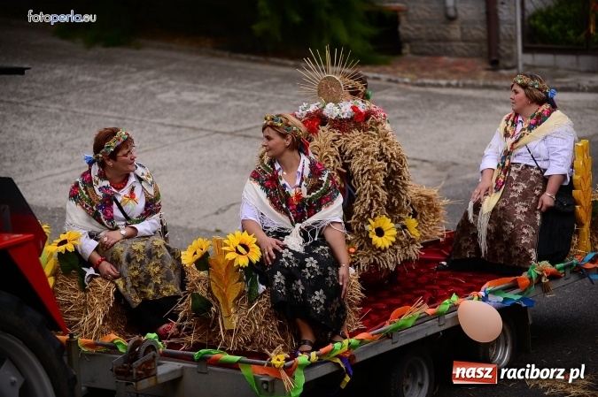 Zdjęcie w galerii na portalu naszraciborz.pl: Dożynki 2015 - krzanowicki korowód w obiektywie studia FotoPerla.eu wiadomości z regionu