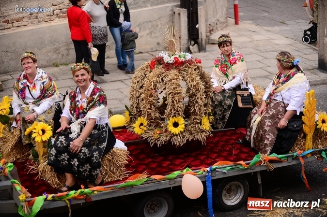 Zdjęcie w galerii na portalu naszraciborz.pl: Dożynki 2015 - krzanowicki korowód w obiektywie studia FotoPerla.eu wiadomości z regionu