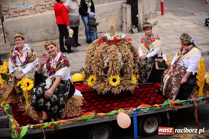 Zdjęcie w galerii na portalu naszraciborz.pl: Dożynki 2015 - krzanowicki korowód w obiektywie studia FotoPerla.eu wiadomości z regionu