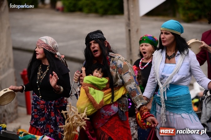 Zdjęcie w galerii na portalu naszraciborz.pl: Dożynki 2015 - krzanowicki korowód w obiektywie studia FotoPerla.eu wiadomości z regionu