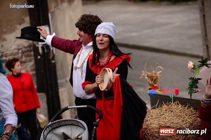 Zdjęcie w galerii na portalu naszraciborz.pl: Dożynki 2015 - krzanowicki korowód w obiektywie studia FotoPerla.eu wiadomości z regionu