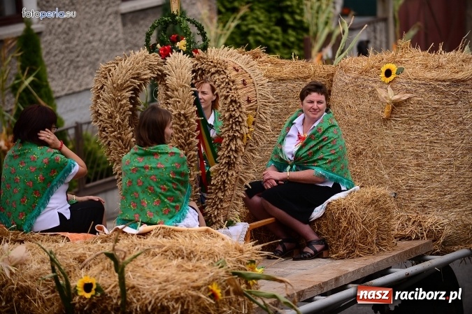 Zdjęcie w galerii na portalu naszraciborz.pl: Dożynki 2015 - krzanowicki korowód w obiektywie studia FotoPerla.eu wiadomości z regionu
