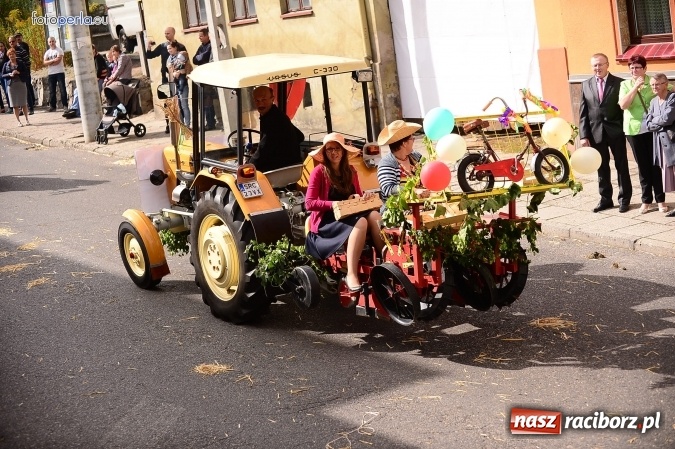 Zdjęcie w galerii na portalu naszraciborz.pl: Dożynki 2015 - krzanowicki korowód w obiektywie studia FotoPerla.eu wiadomości z regionu