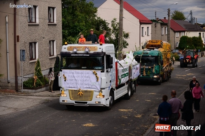 Zdjęcie w galerii na portalu naszraciborz.pl: Dożynki 2015 - krzanowicki korowód w obiektywie studia FotoPerla.eu wiadomości z regionu
