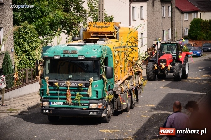 Zdjęcie w galerii na portalu naszraciborz.pl: Dożynki 2015 - krzanowicki korowód w obiektywie studia FotoPerla.eu wiadomości z regionu