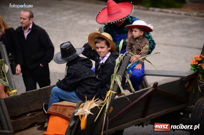 Zdjęcie w galerii na portalu naszraciborz.pl: Dożynki 2015 - krzanowicki korowód w obiektywie studia FotoPerla.eu wiadomości z regionu