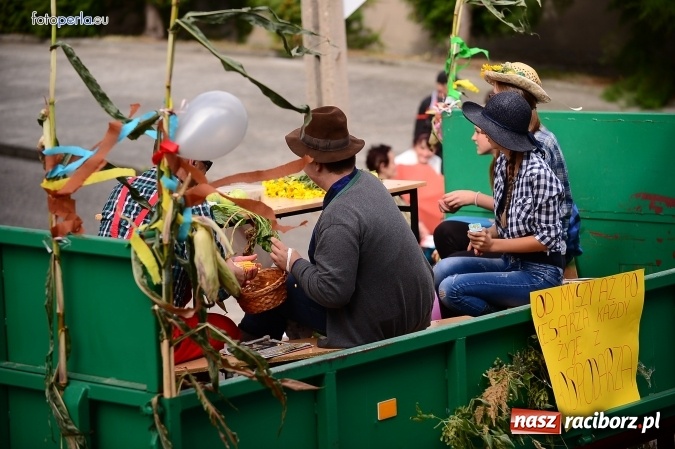 Zdjęcie w galerii na portalu naszraciborz.pl: Dożynki 2015 - krzanowicki korowód w obiektywie studia FotoPerla.eu wiadomości z regionu