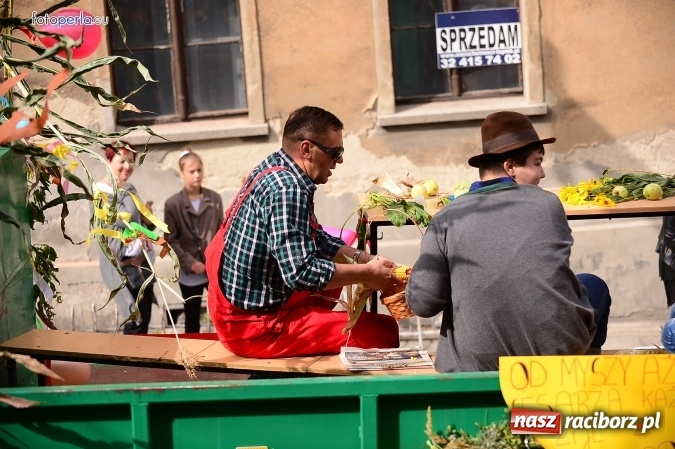 Zdjęcie w galerii na portalu naszraciborz.pl: Dożynki 2015 - krzanowicki korowód w obiektywie studia FotoPerla.eu wiadomości z regionu