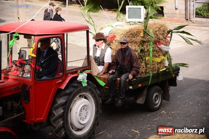 Zdjęcie w galerii na portalu naszraciborz.pl: Dożynki 2015 - krzanowicki korowód w obiektywie studia FotoPerla.eu wiadomości z regionu