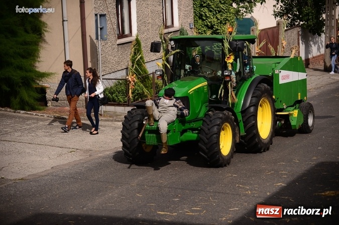 Zdjęcie w galerii na portalu naszraciborz.pl: Dożynki 2015 - krzanowicki korowód w obiektywie studia FotoPerla.eu wiadomości z regionu
