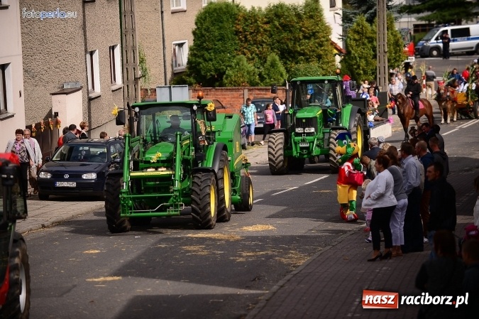 Zdjęcie w galerii na portalu naszraciborz.pl: Dożynki 2015 - krzanowicki korowód w obiektywie studia FotoPerla.eu wiadomości z regionu