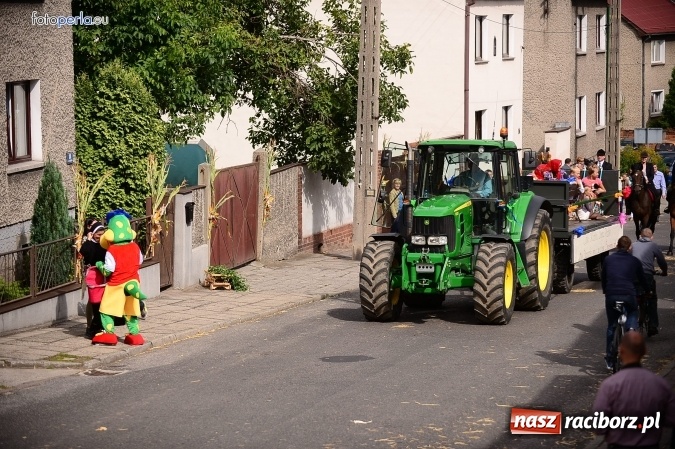 Zdjęcie w galerii na portalu naszraciborz.pl: Dożynki 2015 - krzanowicki korowód w obiektywie studia FotoPerla.eu wiadomości z regionu