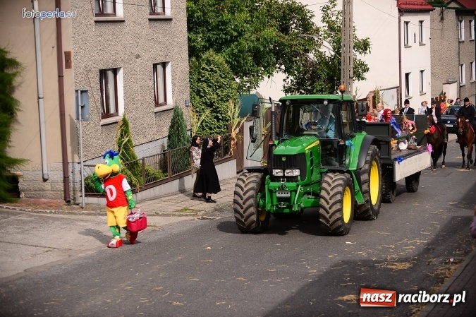 Zdjęcie w galerii na portalu naszraciborz.pl: Dożynki 2015 - krzanowicki korowód w obiektywie studia FotoPerla.eu wiadomości z regionu