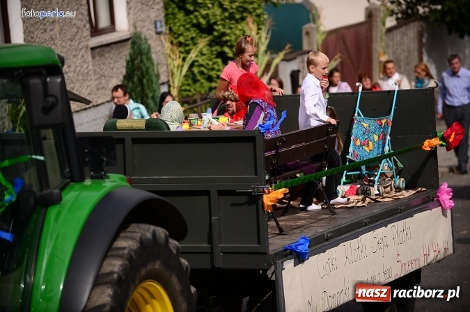 Zdjęcie w galerii na portalu naszraciborz.pl: Dożynki 2015 - krzanowicki korowód w obiektywie studia FotoPerla.eu wiadomości z regionu