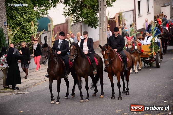 Zdjęcie w galerii na portalu naszraciborz.pl: Dożynki 2015 - krzanowicki korowód w obiektywie studia FotoPerla.eu wiadomości z regionu