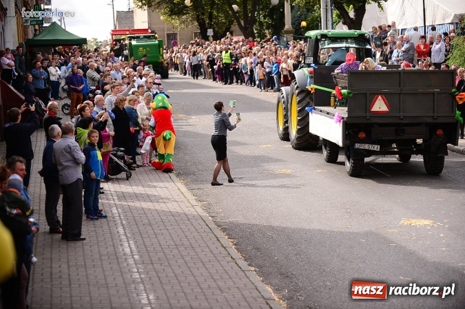 Zdjęcie w galerii na portalu naszraciborz.pl: Dożynki 2015 - krzanowicki korowód w obiektywie studia FotoPerla.eu wiadomości z regionu