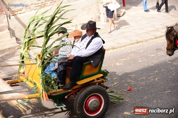 Zdjęcie w galerii na portalu naszraciborz.pl: Dożynki 2015 - krzanowicki korowód w obiektywie studia FotoPerla.eu wiadomości z regionu
