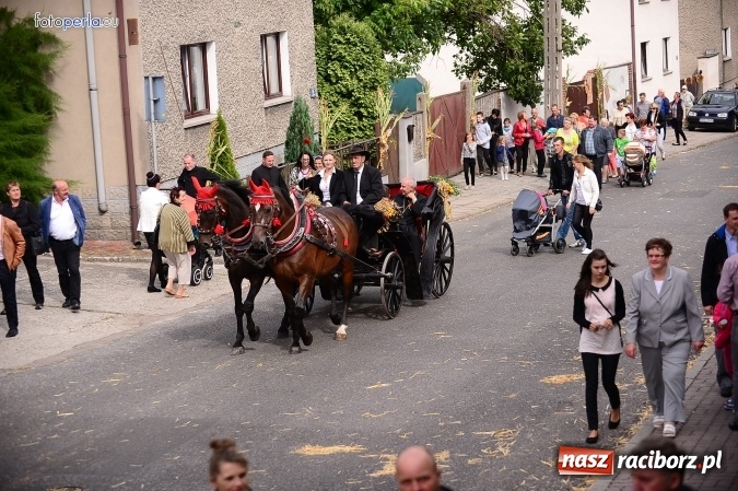 Zdjęcie w galerii na portalu naszraciborz.pl: Dożynki 2015 - krzanowicki korowód w obiektywie studia FotoPerla.eu wiadomości z regionu