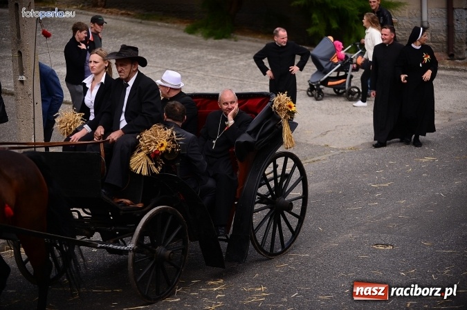 Zdjęcie w galerii na portalu naszraciborz.pl: Dożynki 2015 - krzanowicki korowód w obiektywie studia FotoPerla.eu wiadomości z regionu