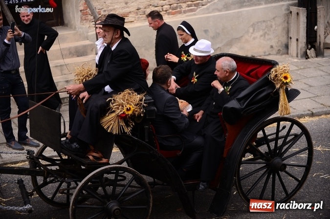Zdjęcie w galerii na portalu naszraciborz.pl: Dożynki 2015 - krzanowicki korowód w obiektywie studia FotoPerla.eu wiadomości z regionu