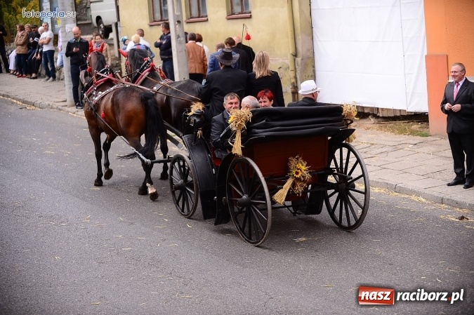 Zdjęcie w galerii na portalu naszraciborz.pl: Dożynki 2015 - krzanowicki korowód w obiektywie studia FotoPerla.eu wiadomości z regionu