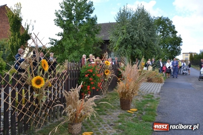 Zdjęcie w galerii na portalu naszraciborz.pl: Dożynki 2015 - W Tworkowie tym razem z ul. św. Jana wiadomości z regionu