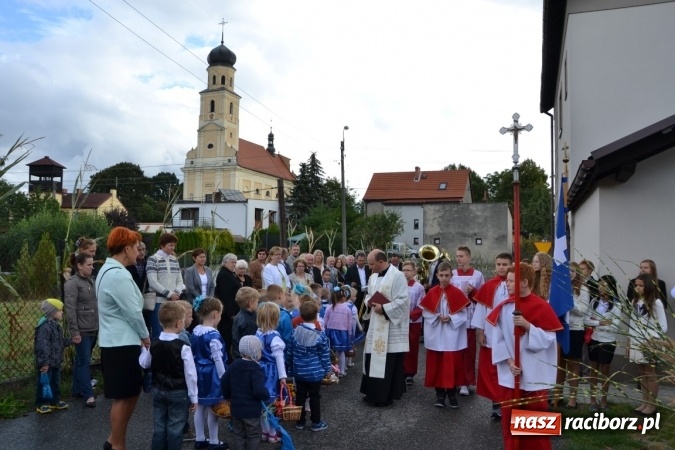 Zdjęcie w galerii na portalu naszraciborz.pl: Dożynki 2015 - W Tworkowie tym razem z ul. św. Jana wiadomości z regionu
