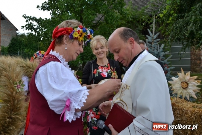 Zdjęcie w galerii na portalu naszraciborz.pl: Dożynki 2015 - W Tworkowie tym razem z ul. św. Jana wiadomości z regionu