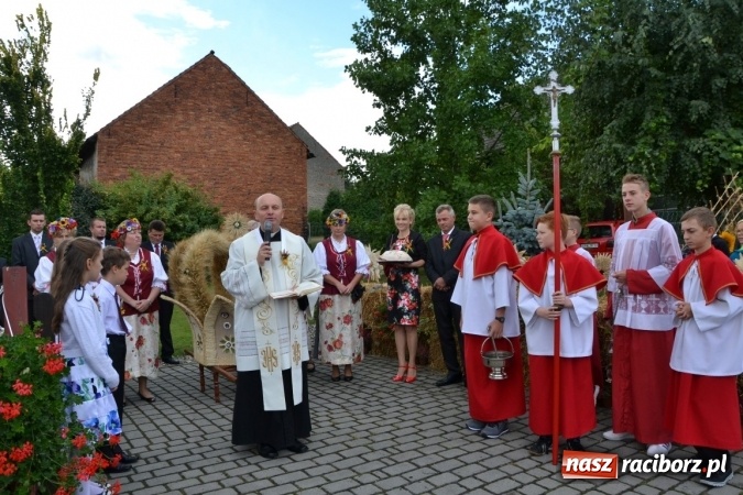 Zdjęcie w galerii na portalu naszraciborz.pl: Dożynki 2015 - W Tworkowie tym razem z ul. św. Jana wiadomości z regionu