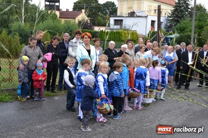 Zdjęcie w galerii na portalu naszraciborz.pl: Dożynki 2015 - W Tworkowie tym razem z ul. św. Jana wiadomości z regionu