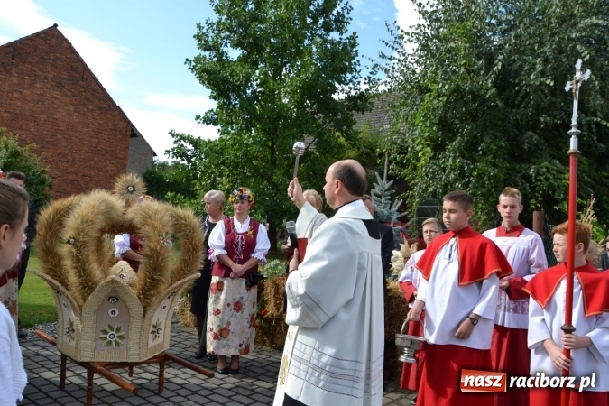 Zdjęcie w galerii na portalu naszraciborz.pl: Dożynki 2015 - W Tworkowie tym razem z ul. św. Jana wiadomości z regionu